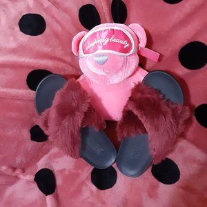 💗VS PINK SLIPPERS NWOT